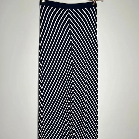 Max Studio Blue & White stripped Maxi skirt - Picture 7 of 8